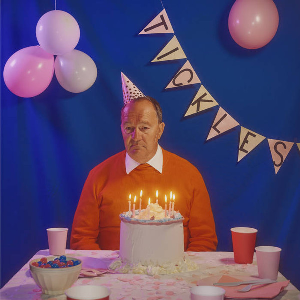 Tickles – Sugar & Plastic Plates